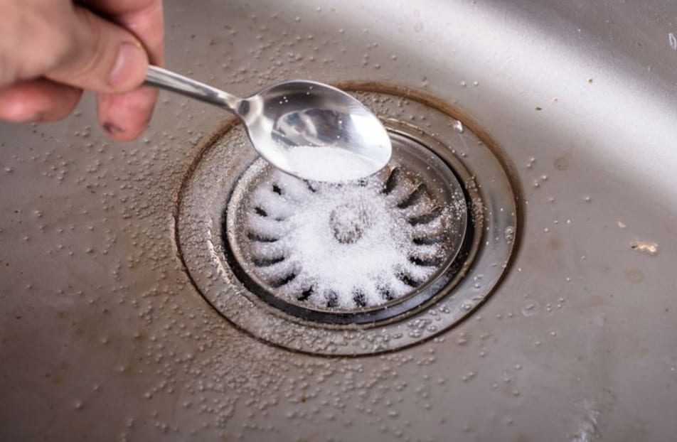 6 TIPS TO STOP ODORS FROM YOUR DRAINS