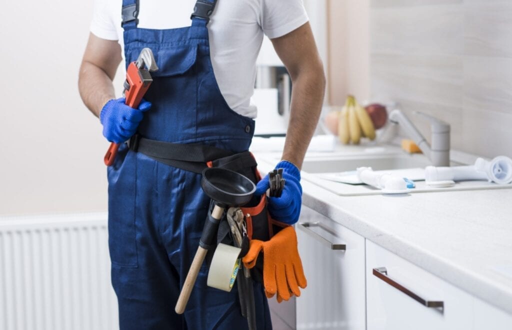 Five things to look for when hiring a professional plumber